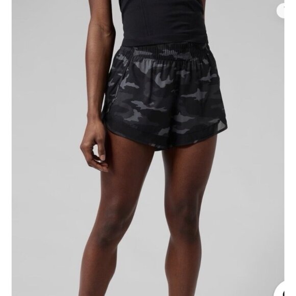 Athleta Mesh Racer Run Shorts 4" Black Camo Womens Medium - Picture 1 of 7